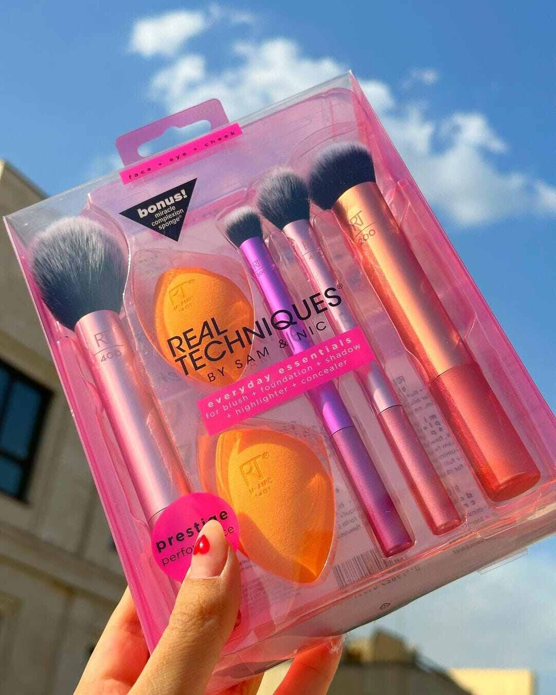 Real Techniques Everyday Essentials Complete Makeup Brush and Sponge Set